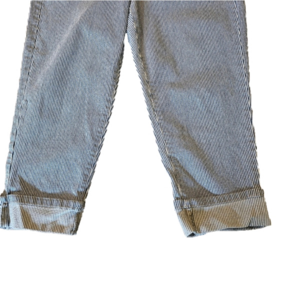 Style & Co Petite Mid-Rise Curvy Pinstripe Cuffed Hem Capris Size 12P - Picture 2 of 10